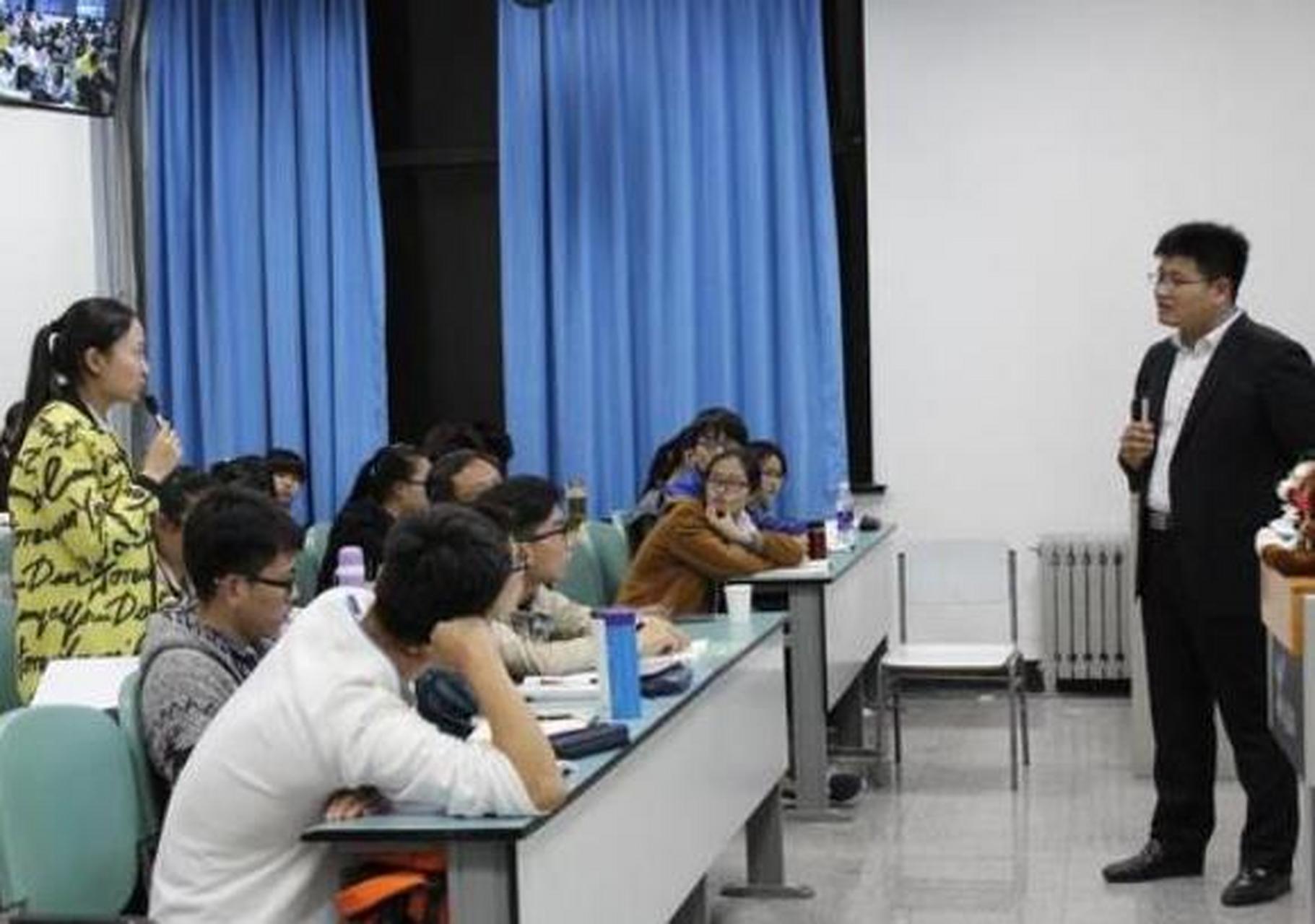 郭宏才：高中学历坑惨汪峰，5年诈骗百亿，逃到美国住豪宅开豪车