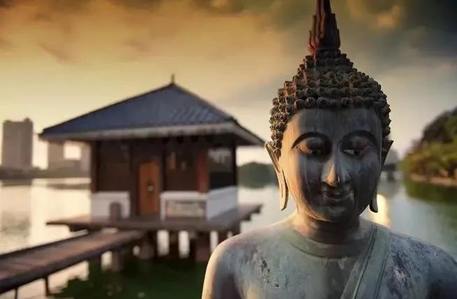 斯里兰卡蓝宝石值不值得收藏,斯里兰卡星光蓝宝石