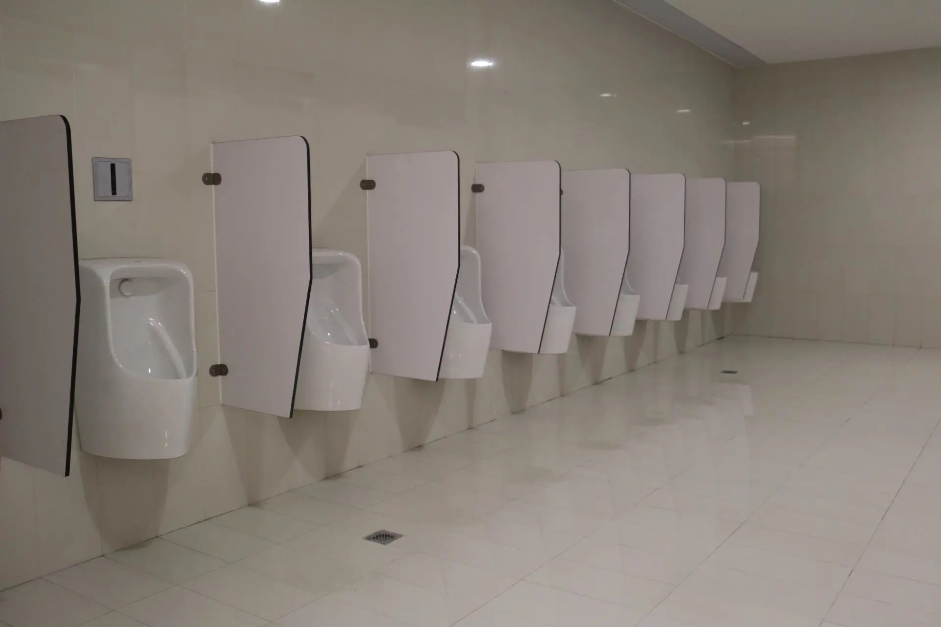 为什么美国的马桶前面有个缺口,美国马桶前面有个缺口