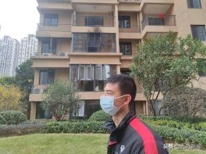 顺丰奖励救人小哥被大妈摘口罩,顺丰小哥救人被大妈拽下口罩