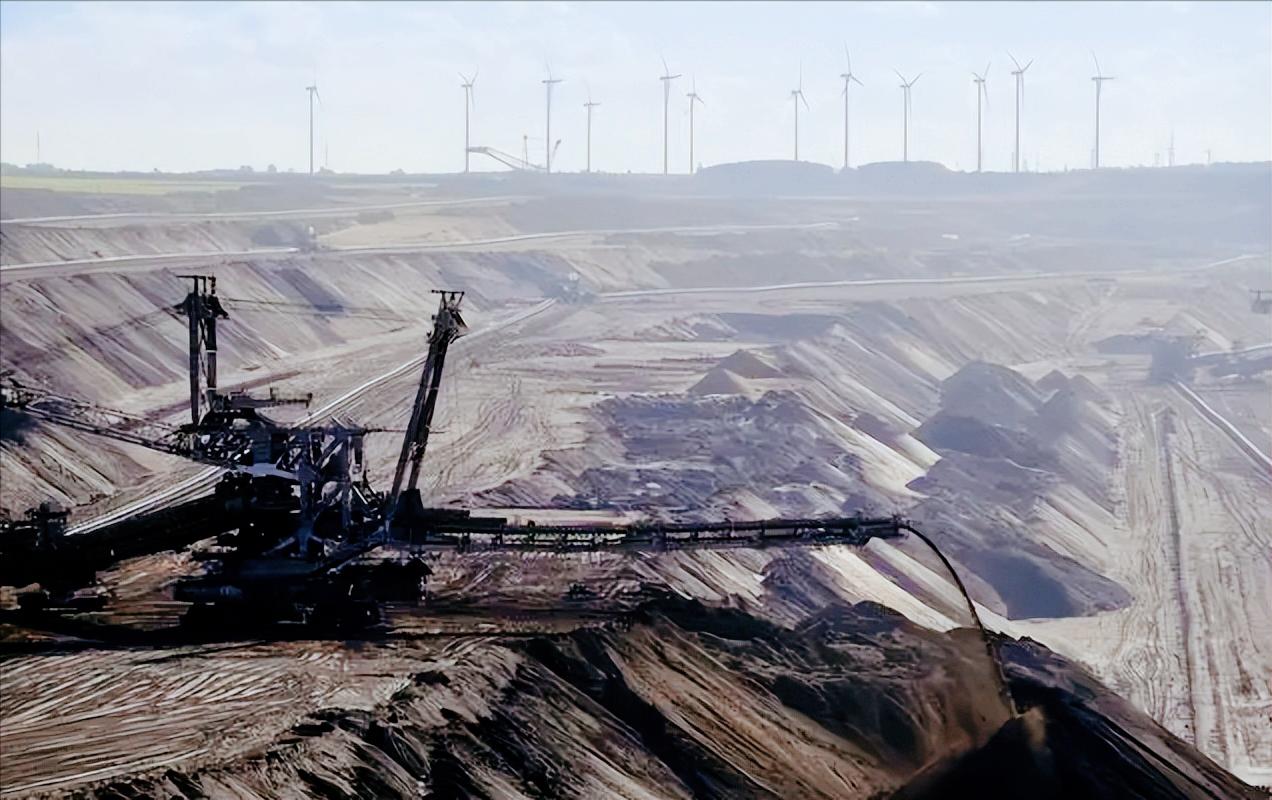 亚洲第一大露天煤矿多深,亚洲第一大露天煤矿视频
