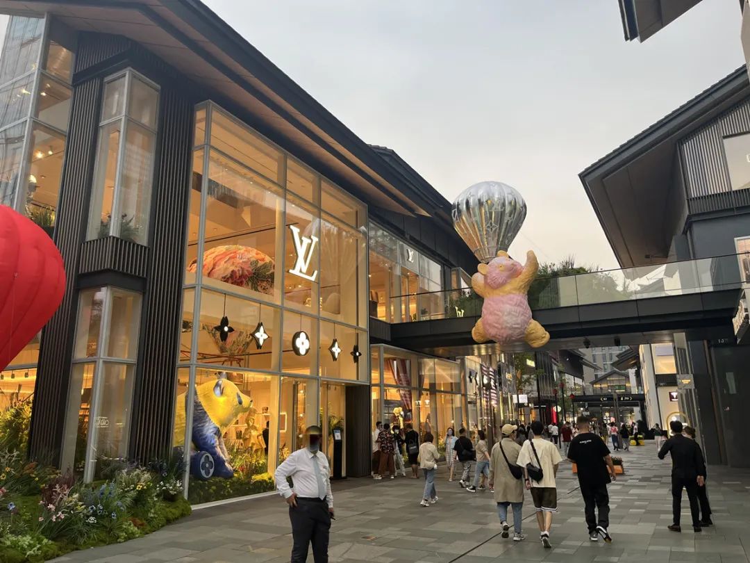 成都太古里为何如此成功,后疫情时代企业医院发展现状