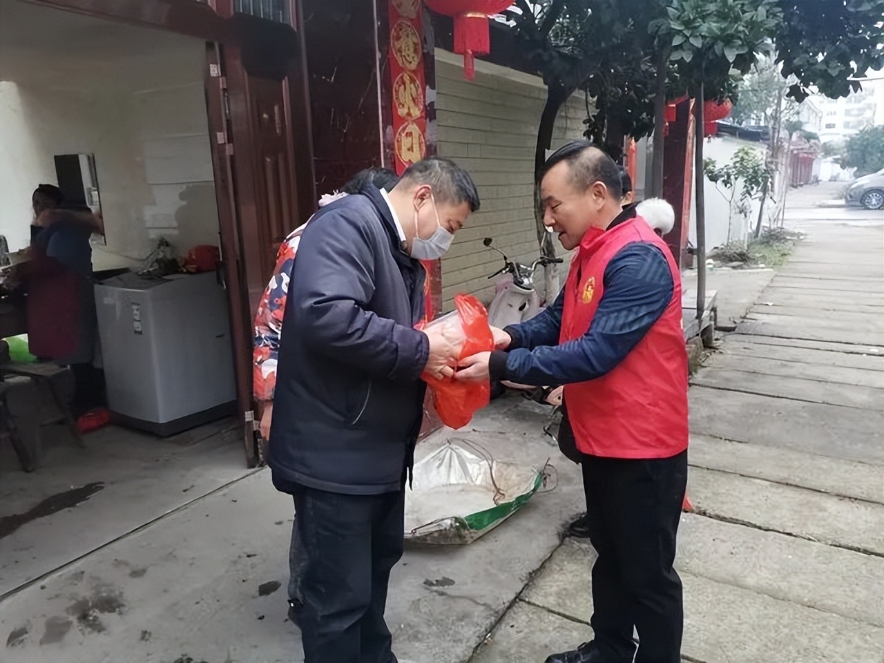 包饺子、吃汤圆、猜灯谜，余江多地欢乐迎元宵