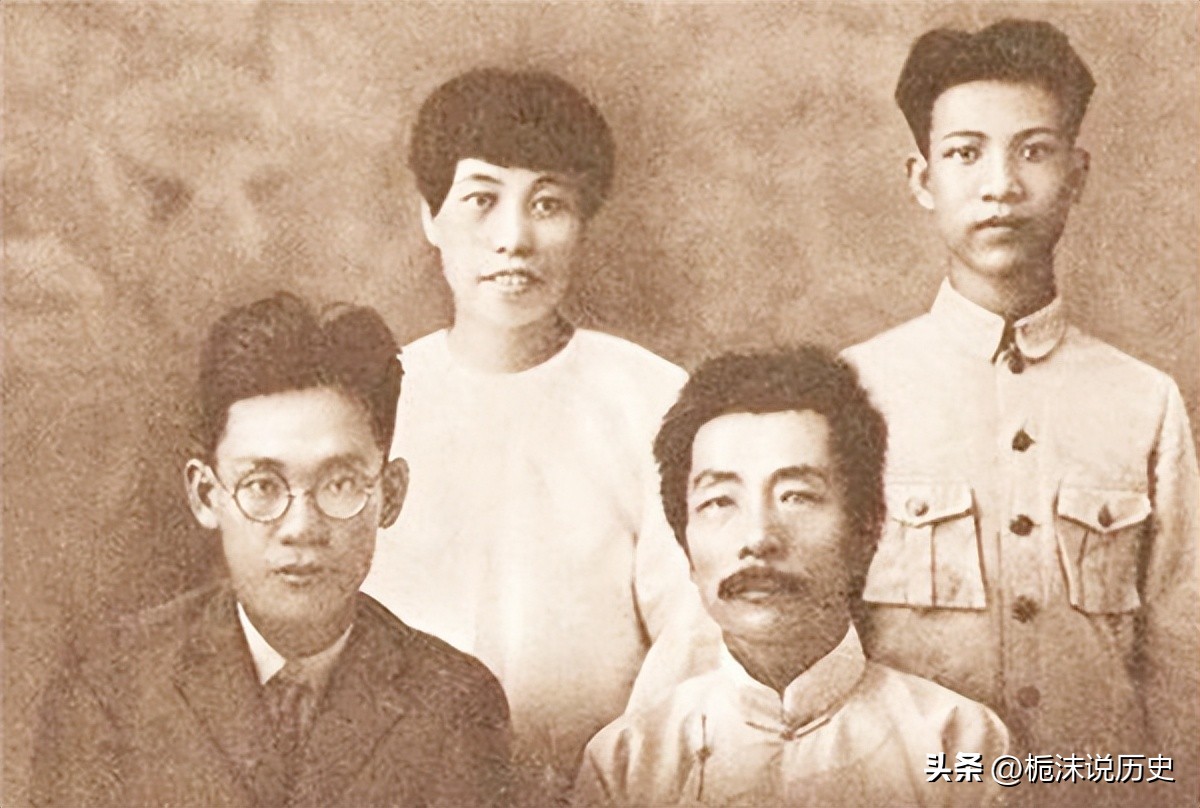 鲁迅玩伴闰土：57岁病逝后，留下5子，如今后代完成华丽转变