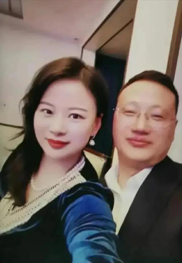 “电梯舌吻门”后续让人唏嘘不已，该庆幸你没有遇见这样的爱人