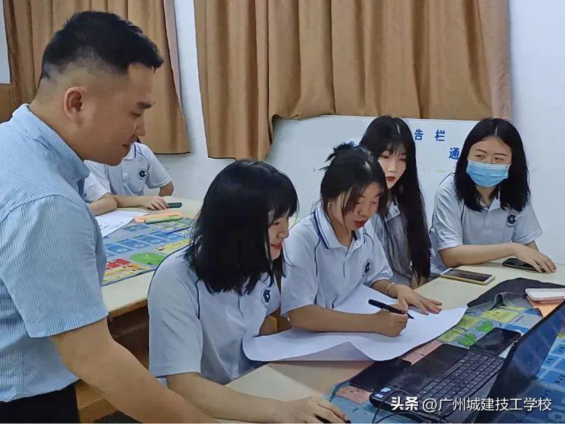 评为优秀学校喜报,我校荣获先进单位