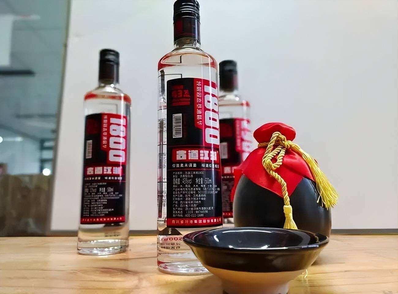 茅台红色圣地1935怎么鉴定真假,90年代飞天茅台的真假怎么鉴定