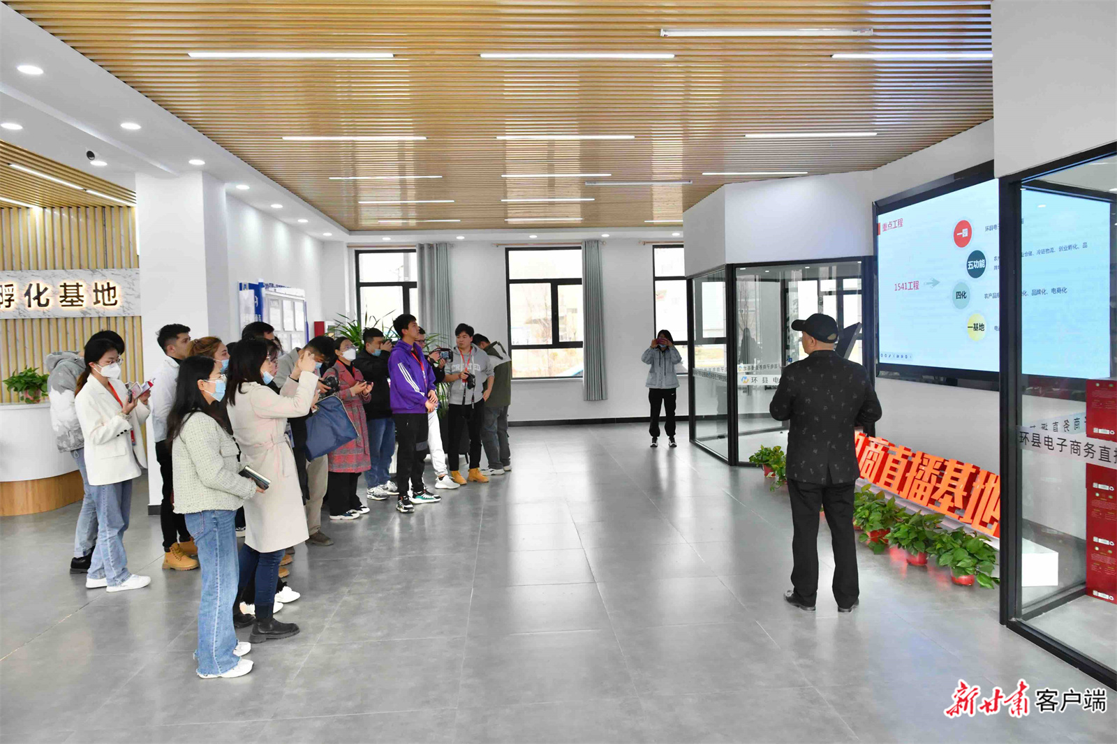 农产品电商致富,电商快车出深山