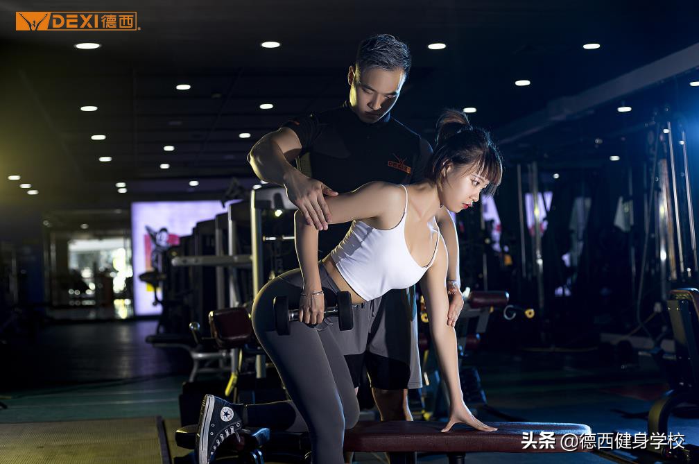 做一个兼职健身教练需要什么条件,健身教练做什么副业比较好