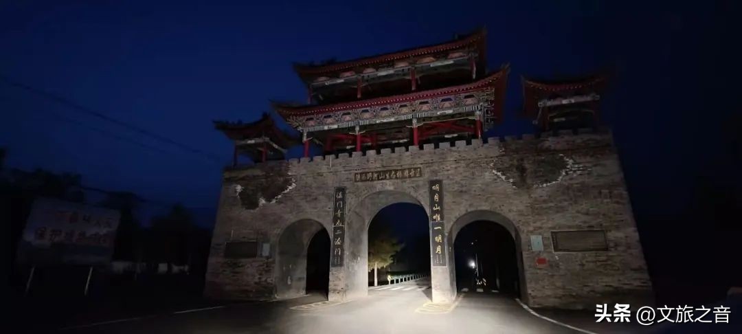 美女必跑贵妃梁，硬汉得吃擀面皮，小编带你去看最“野”的河山