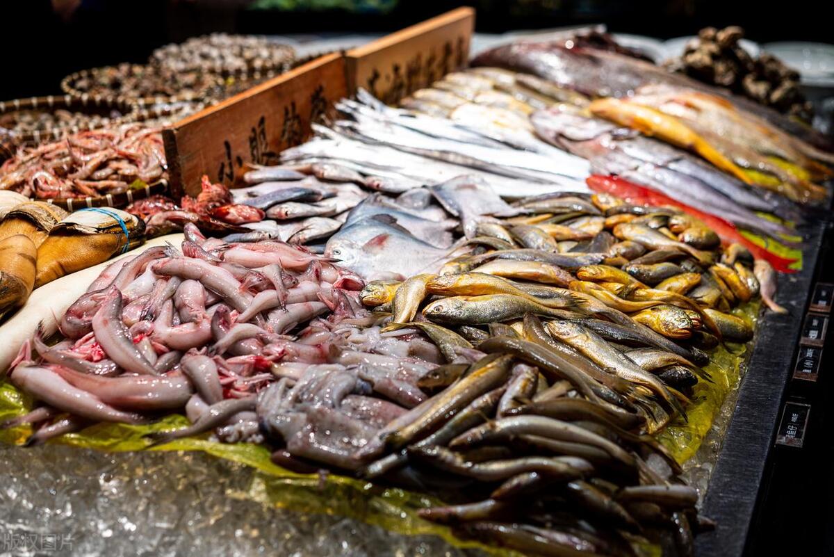 耳朵嗡嗡响忌口吗,耳朵一直嗡嗡响吃什么药最好