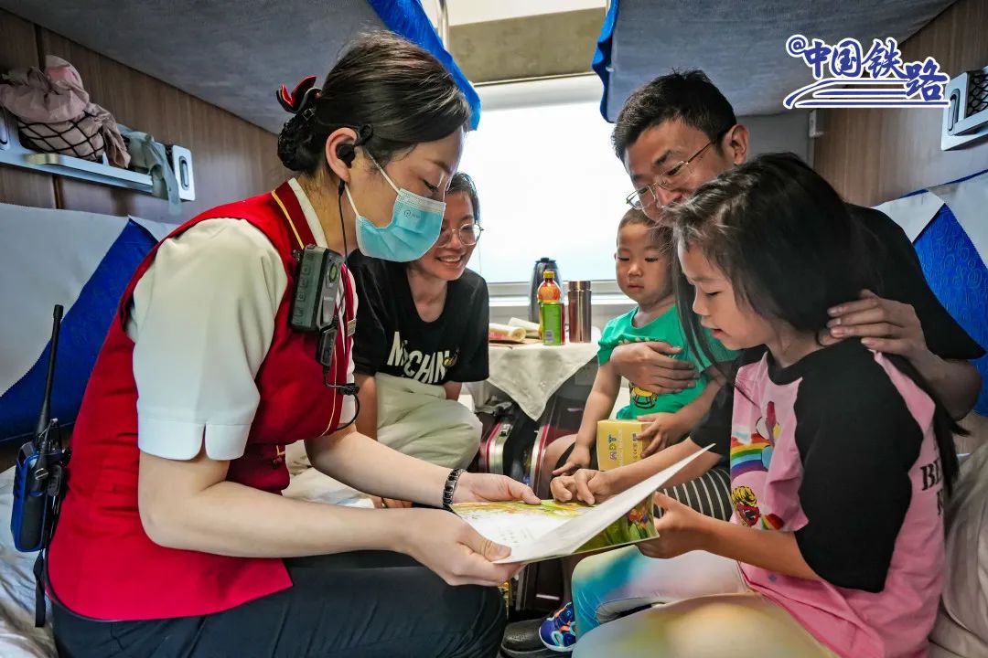 复兴号d728动卧一等卧是什么样的,复兴号二等卧啥样