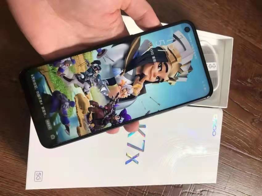 5000mAh+90Hz屏+双防抖，跌至1079元