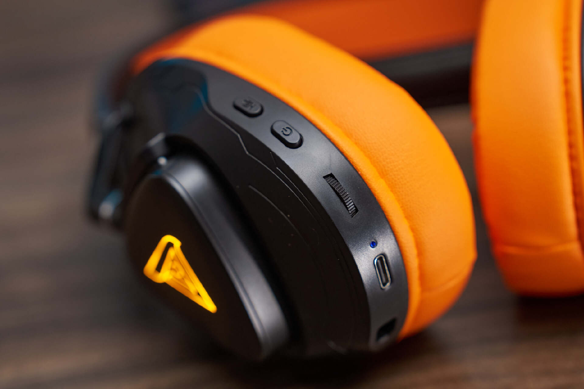 价格亲民的耳机,价格低性价比高又降噪的耳机