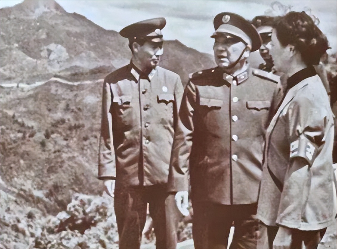 1964年，陈毅笑对*基伟秦**说：作为你半个老丈人，我给你换个岗位吧