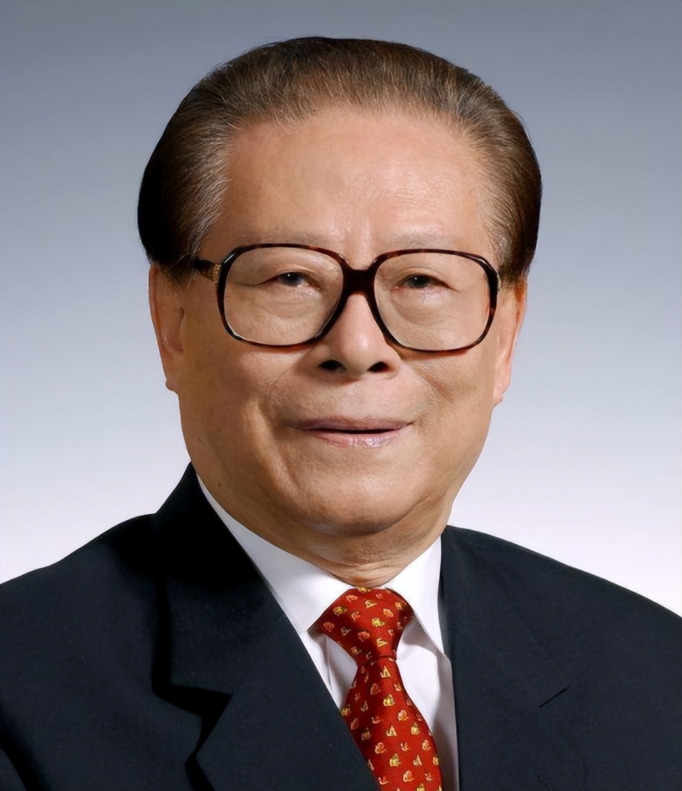 越南*队军**变*火军**商，女军官背LV包炫富，坍塌式腐败成世界之首