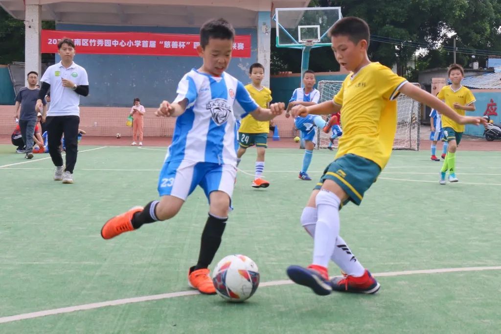 中山市校园足球联赛初中组,中山区第11小学总校直播足球比赛