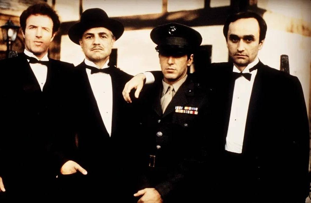 好莱坞最经典的十部电影排名,好莱坞十部顶级喜剧电影