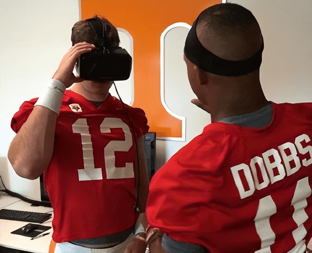 秒变抢眼明星！虚拟现实训练让你一夜成为足球界最令人瞩目的新秀