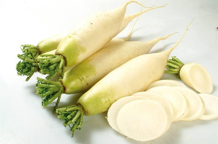 阳了嗓子疼服用什么药物,阳了嗓子疼适合吃点什么