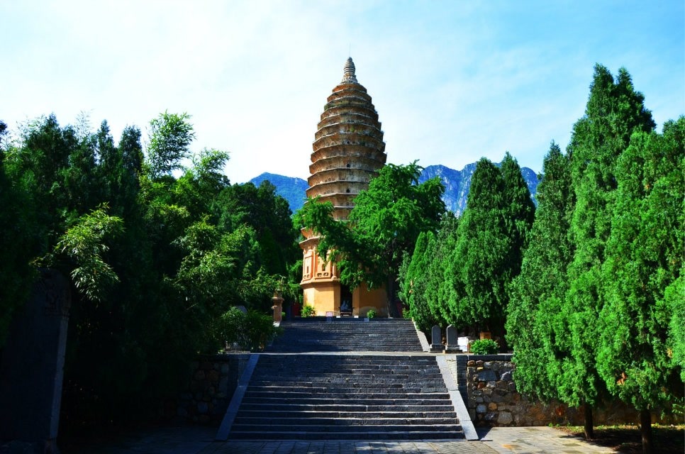 郑州登封嵩山少林寺,郑州离嵩山少林寺有多远