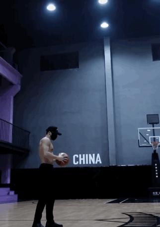 健身房怎么健身好看一点,健身大神们的健身房穿搭