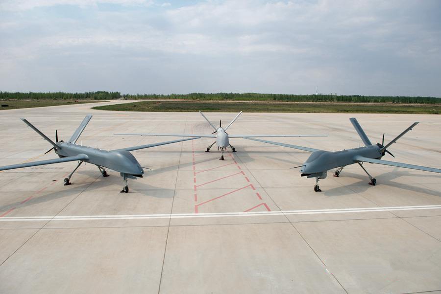 中国无人机装备全新发动机,中国无人机航母试飞成功