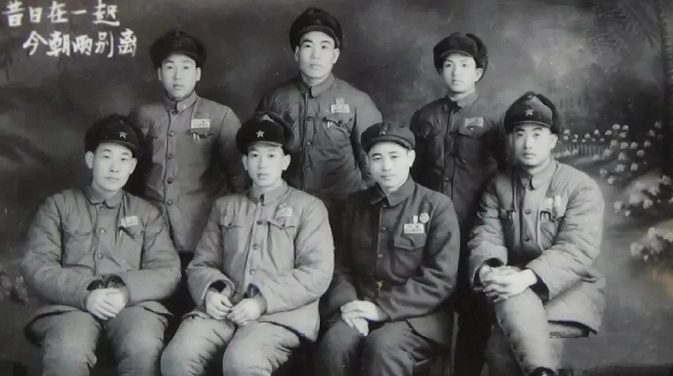 92岁老兵回忆抗美援朝数次落泪,82岁抗战老兵时隔60年与原配重逢