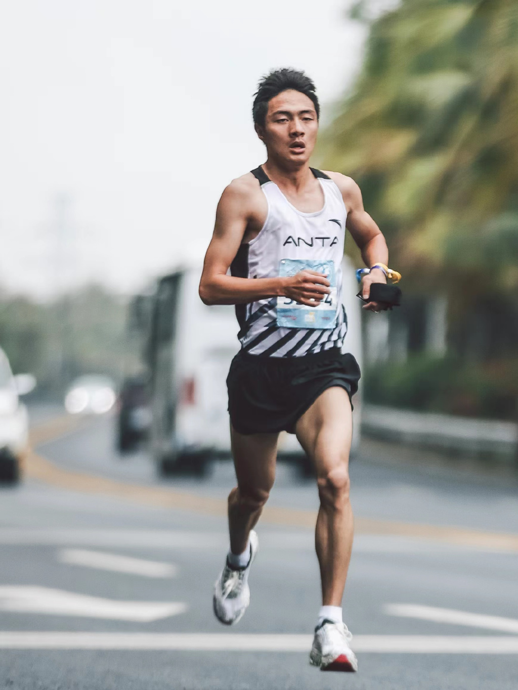 高鹏马拉松最好成绩,高鹏马拉松运动员