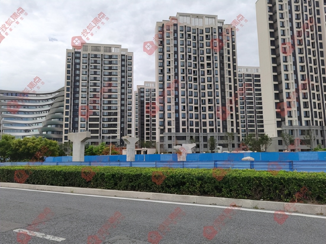 面包砖铺地板,柏油路面刷漆多少钱一平米