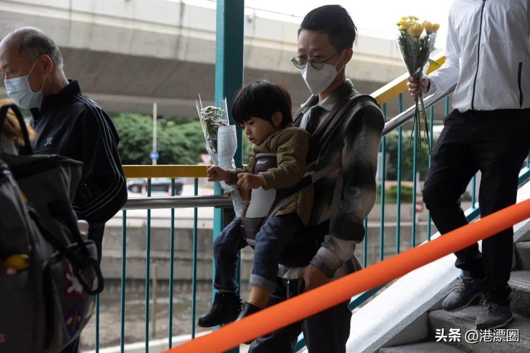 近万香港人排队悼念江爷爷！这一幕感动全国