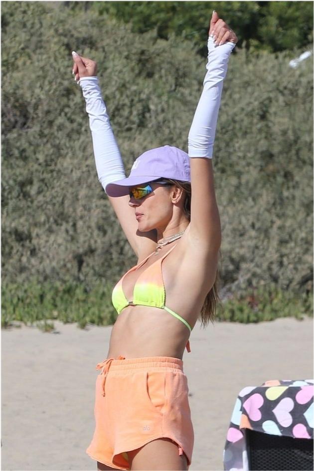 39宀佽秴妯a鐜拌韩娴疯竟,瓒呮āaa浜氳鐢峰弸