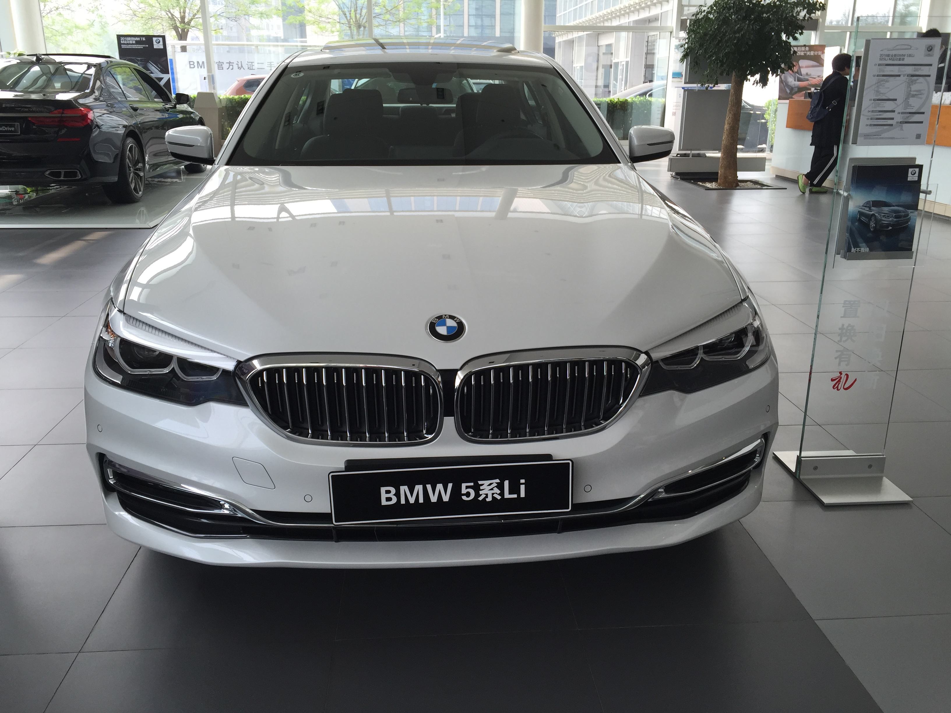 捷豹靠国内救活的吗,捷豹从豪华品牌跌入低谷