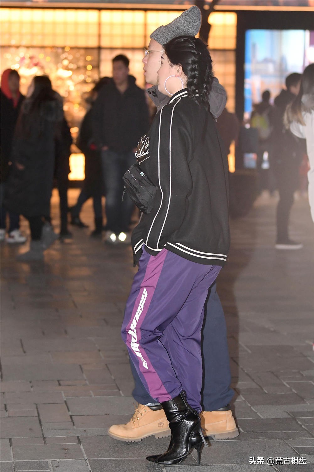 小个子145尖头细跟短靴穿搭,冬季尖头短靴和圆头短靴哪个好看