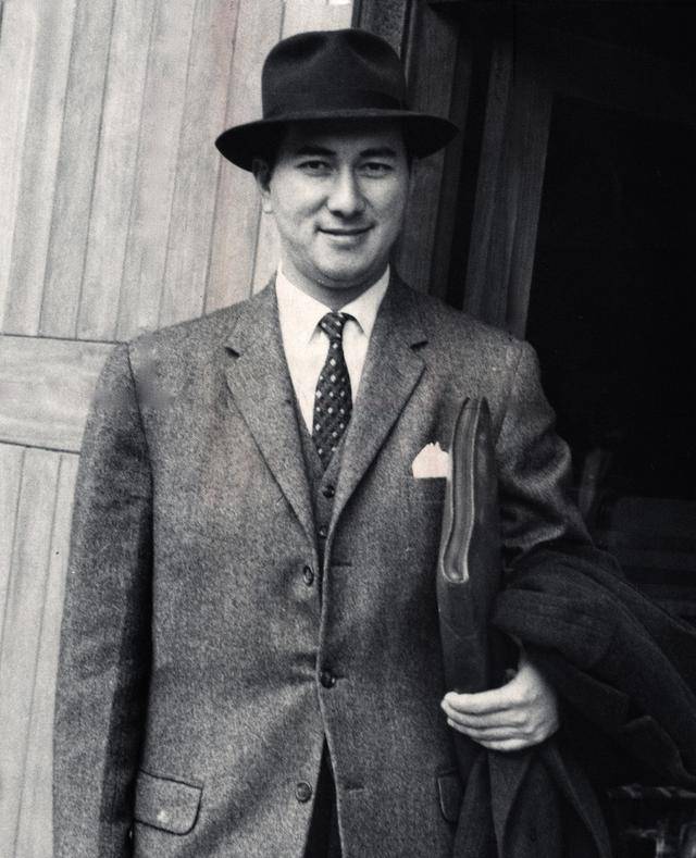 赌王何鸿燊：86万续命针每日一针，800万金丝楠木棺开启世纪葬礼