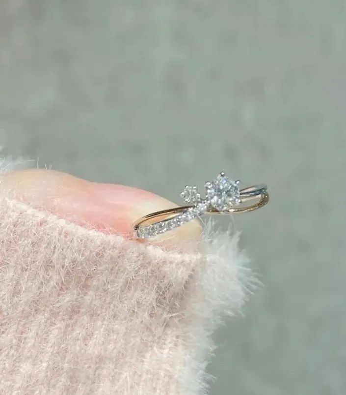 最有仪式感的钻戒,情人节仪式感小女孩