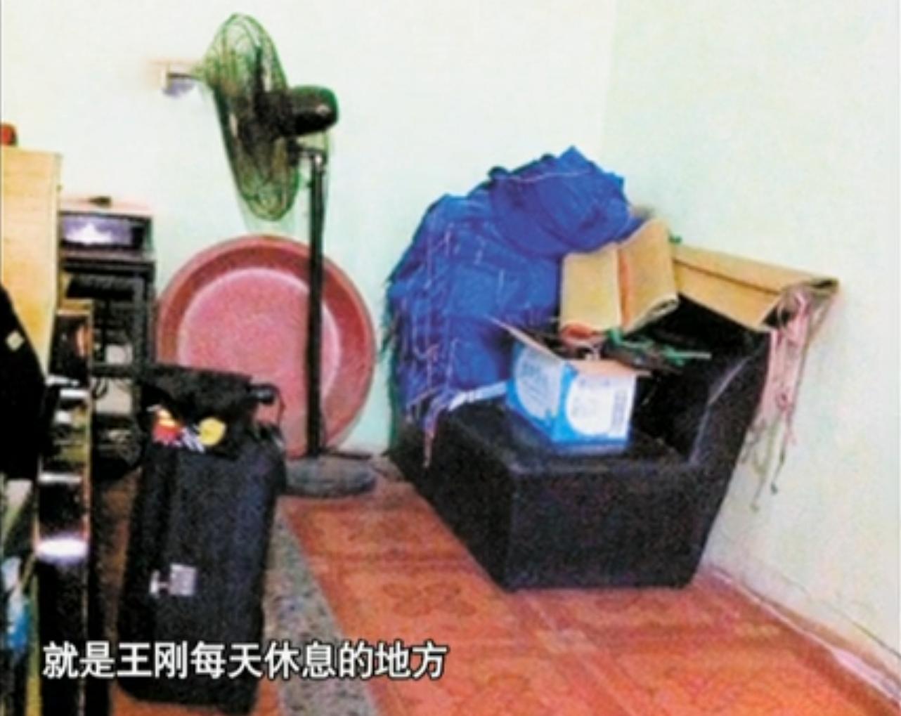 32岁小伙沉迷网络游戏死亡,网吧网瘾少年猝死的案例