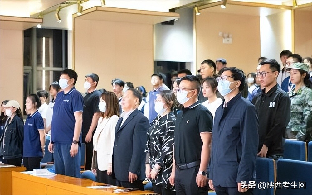 西安现代职业高中举办2022年度五四表彰大会暨文体活动表彰大会