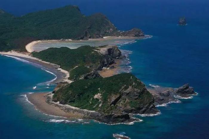 1971年美日图谋*鱼岛钓**,一华裔老太反对:岛是我的,我有慈禧手谕