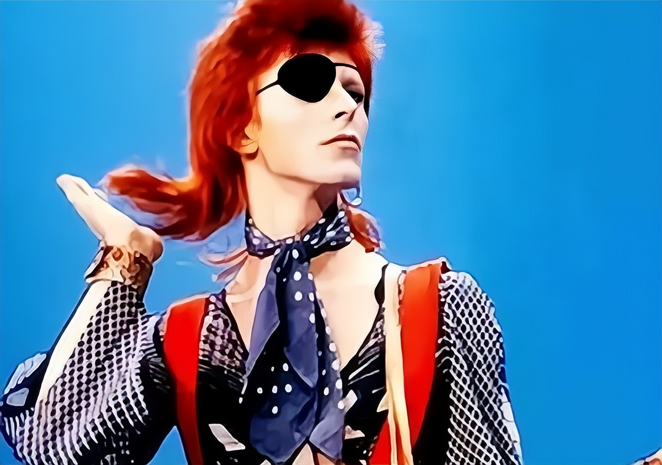 大卫鲍伊妆容,大卫·鲍伊年轻照片