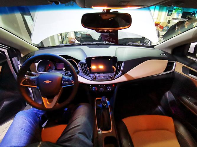 落地价10万左右适合普通老百姓开的5款车配置好动力强开着有面子