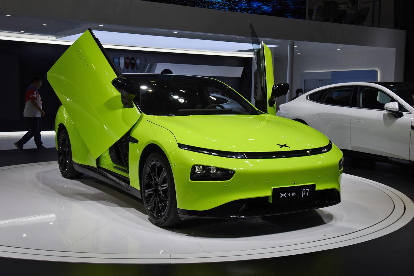 剪刀门小鹏p7落地价,小鹏p7剪刀门测评