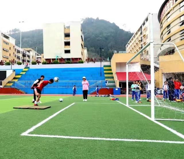 揭阳市全国青少年足球特色学校,广西青少年校园足球特色示范学校