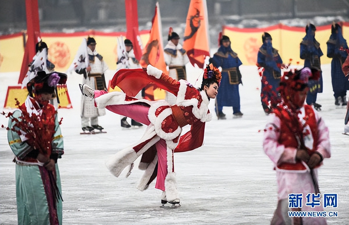 鐧戒簯瀹濊棌灏忚,灏忚鐧戒簯瀹濊棌