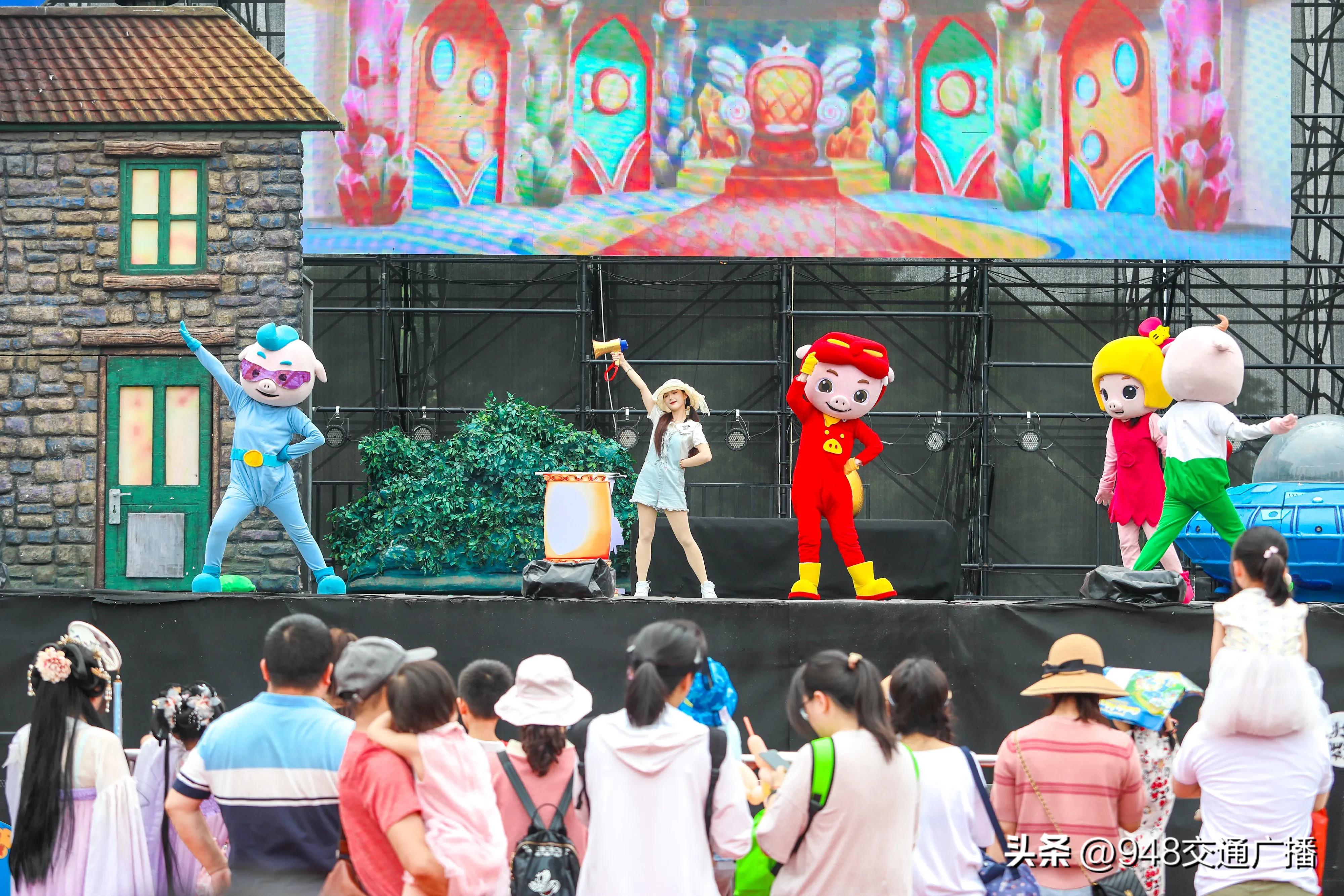 武汉欢乐谷六一儿童节跑步,儿童萌娃跑酷