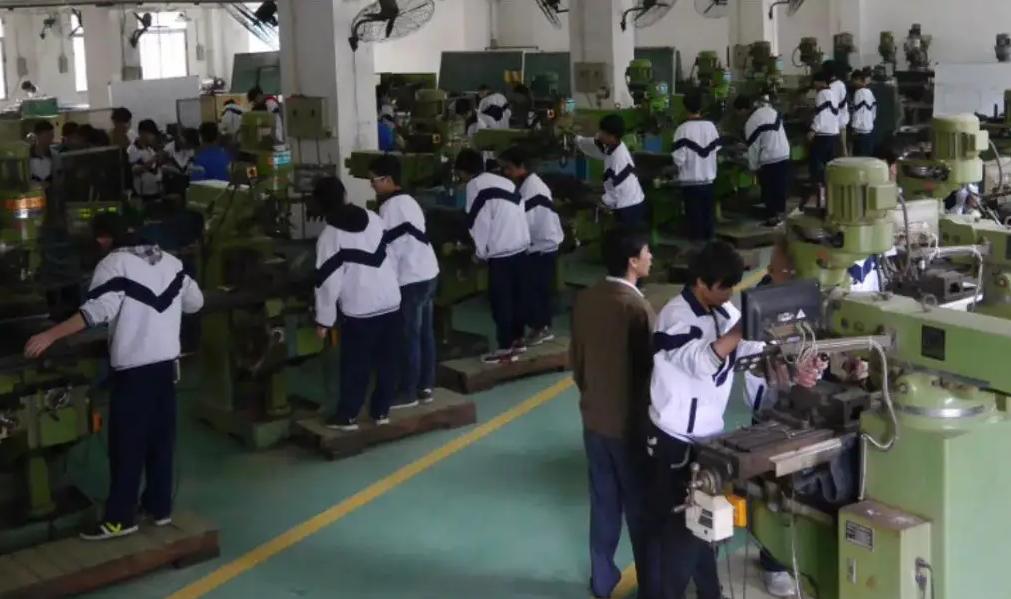 横店当5年群演的外卖小哥，日结70元到攒钱13万，为梦骑行去*藏西**