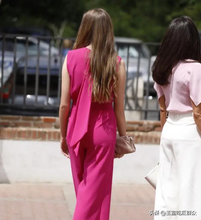 西班牙女孩王储,西班牙女王储和妹妹