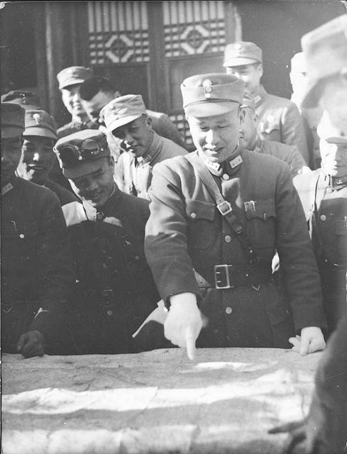 李克农遇国军上校，打了个招呼，周总理怒批李：他若暴露，你负责