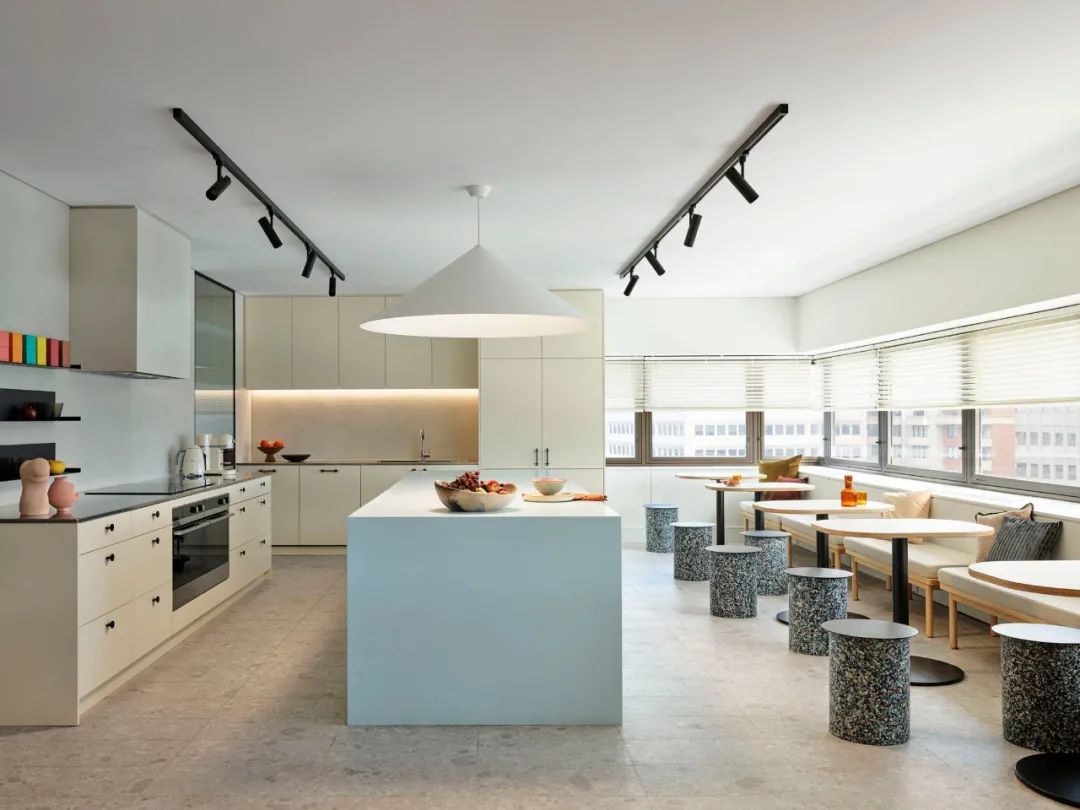 蓝橙色彩构成,活力橙配色装修