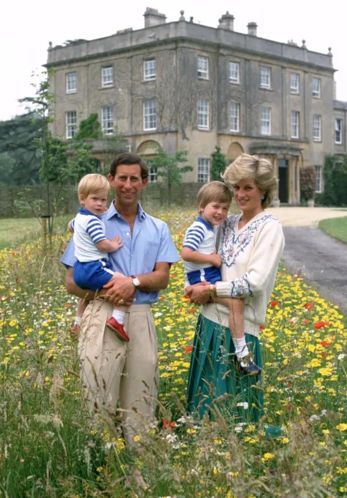 威廉继承了女王的多少遗产,威廉继位英国国王的时间